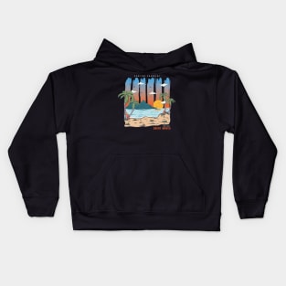 Vintage Beach Sunset  Great Waves Vacation Surfing Paradise Kids Hoodie